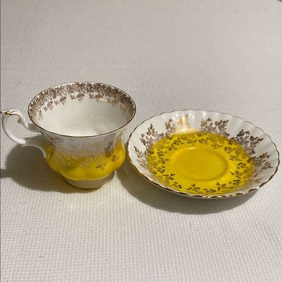 Royal Albert Bone China Yellow Teacup and Saucer with Gold Accents - Picture 5 of 10